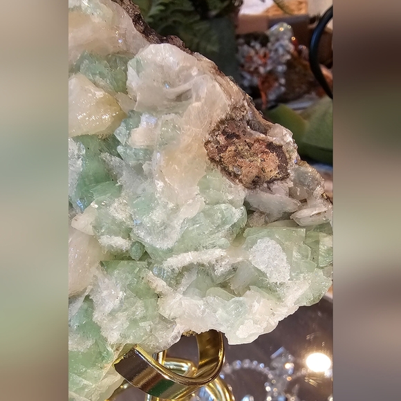 Green Apophyllite And Stillbite With A Dusting Of Sparkly Clear Quartz- Gorgeous - Picture 12 of 16